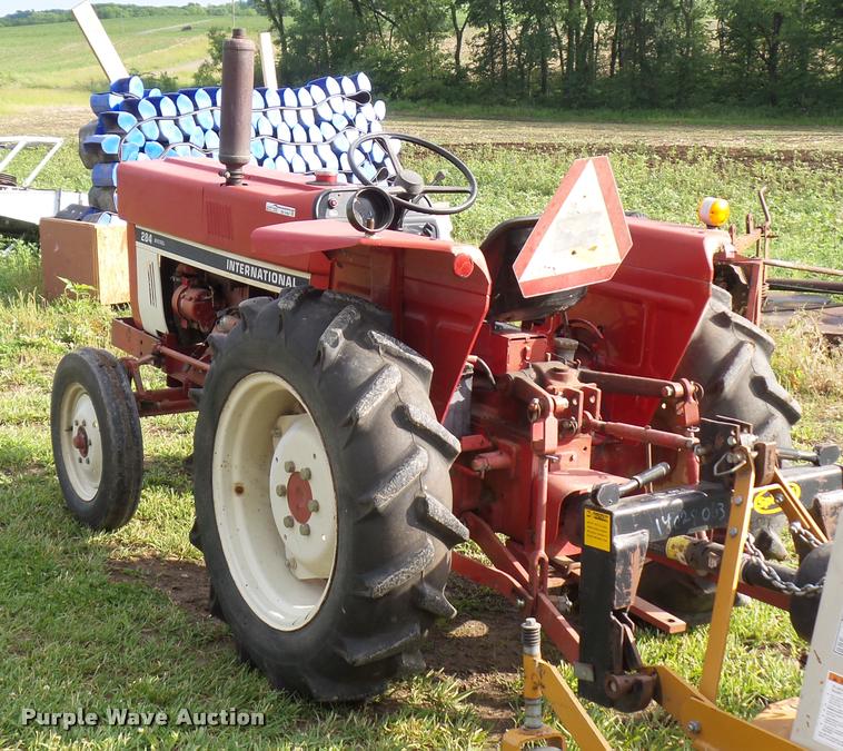 image for item BS9463 International 284 tractor