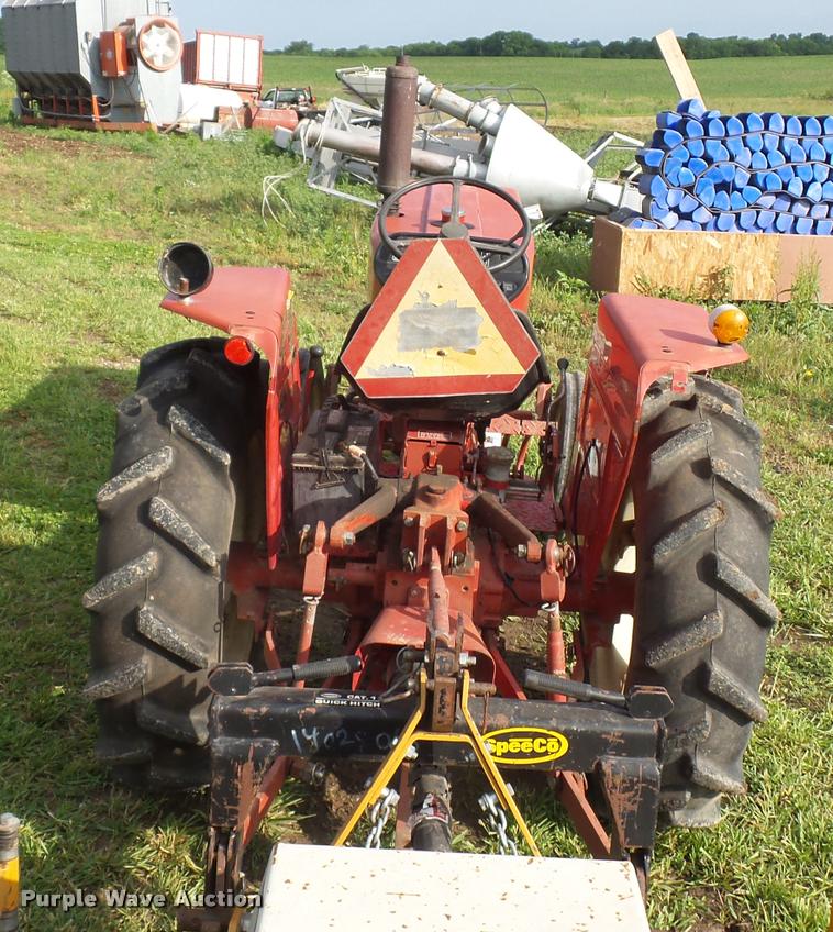 image for item BS9463 International 284 tractor