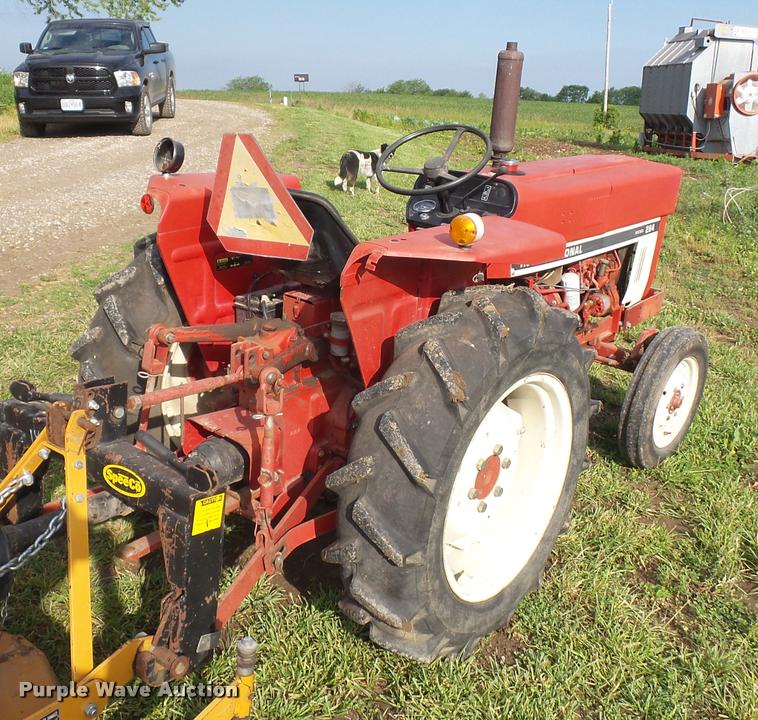 image for item BS9463 International 284 tractor