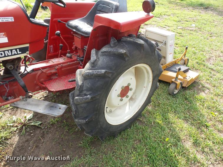 image for item BS9463 International 284 tractor
