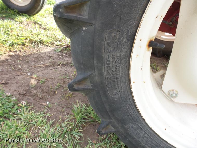 image for item BS9463 International 284 tractor