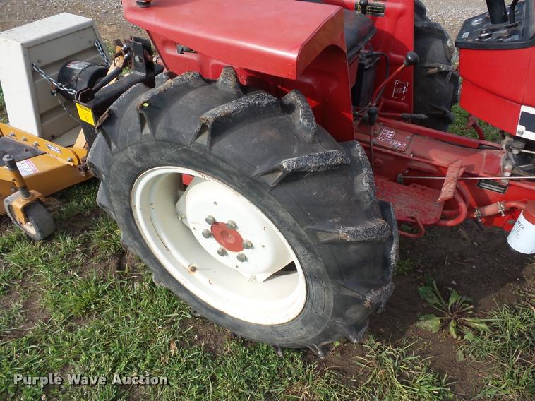 image for item BS9463 International 284 tractor