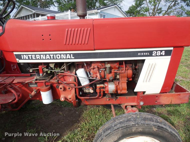 image for item BS9463 International 284 tractor