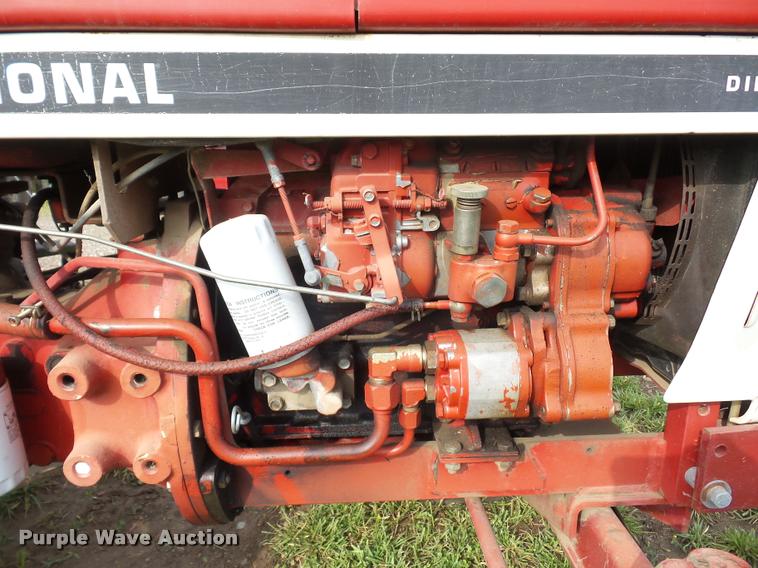 image for item BS9463 International 284 tractor