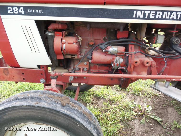 image for item BS9463 International 284 tractor