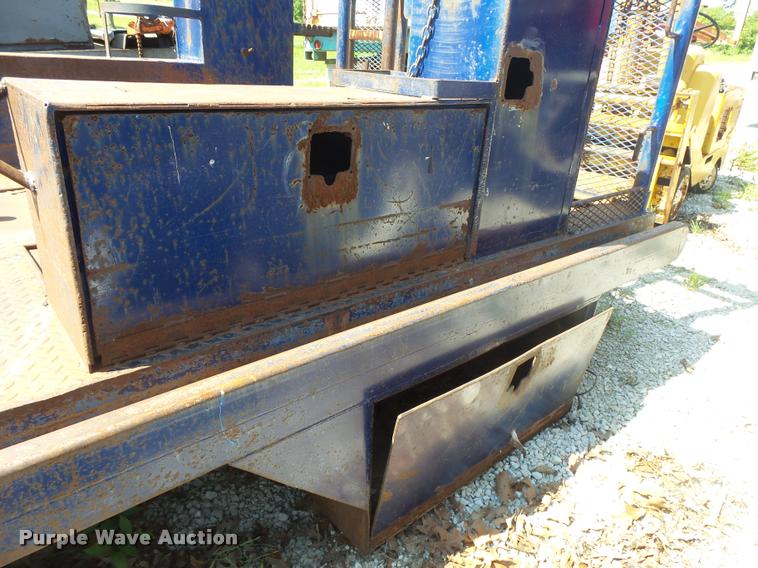 image for item DA2708 Utility bed