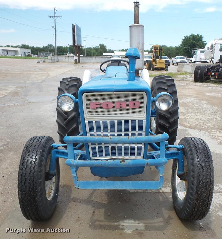 image for item DA6394 1971 Ford 2000 tractor