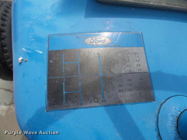 image for item DA6394 1971 Ford 2000 tractor