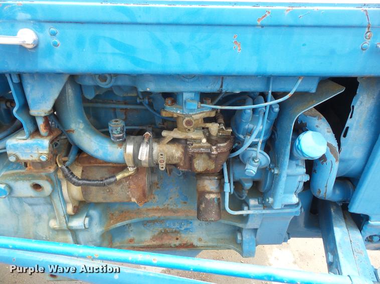 image for item DA6394 1971 Ford 2000 tractor
