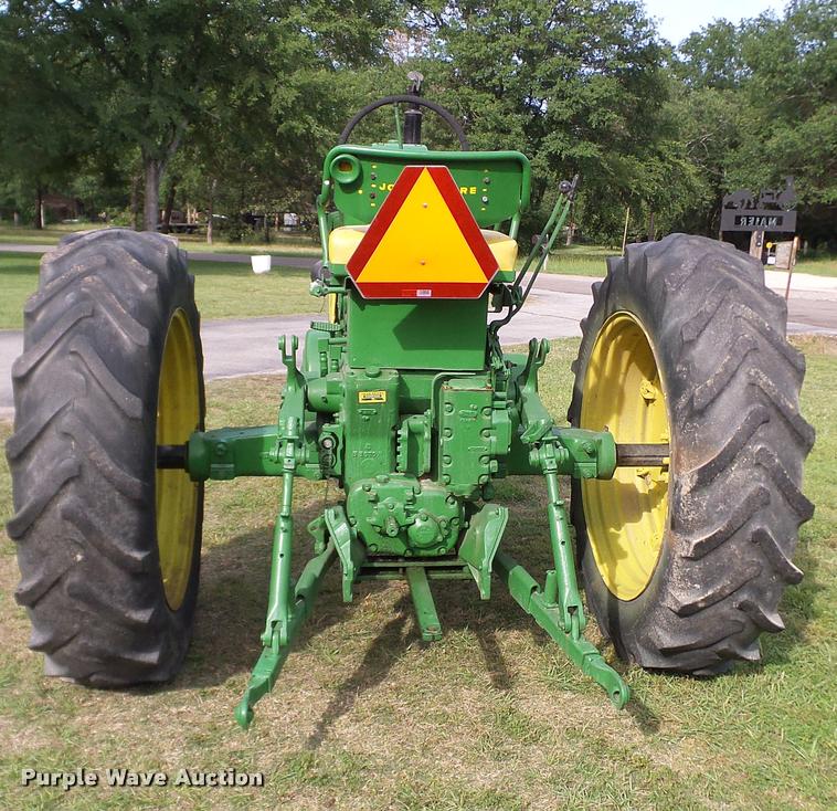 image for item DA6751 John Deere 520 tractor