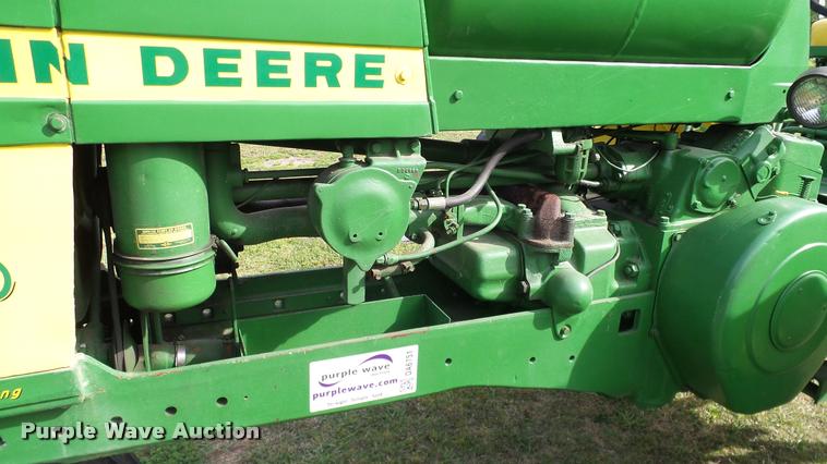 image for item DA6751 John Deere 520 tractor