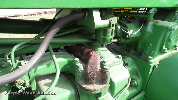 image for item DA6751 John Deere 520 tractor