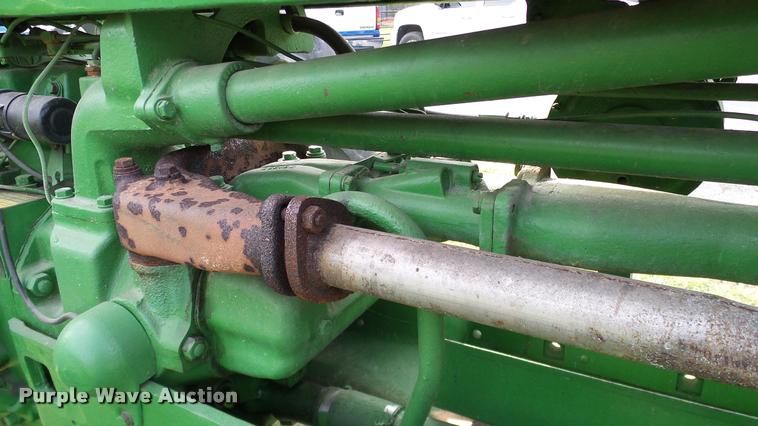 image for item DA6751 John Deere 520 tractor