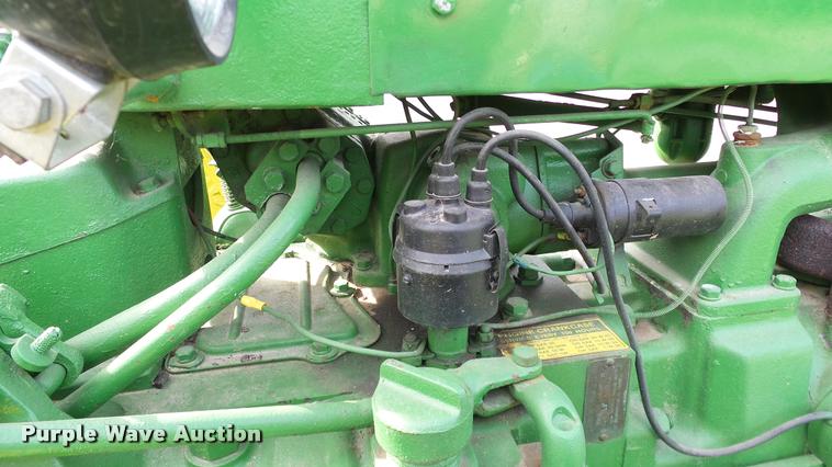 image for item DA6751 John Deere 520 tractor