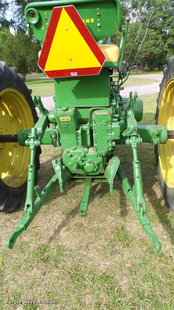 image for item DA6751 John Deere 520 tractor