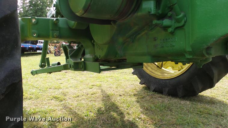 image for item DA6751 John Deere 520 tractor