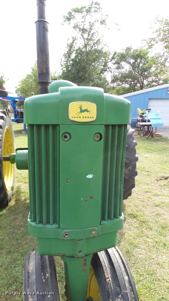 image for item DA6751 John Deere 520 tractor