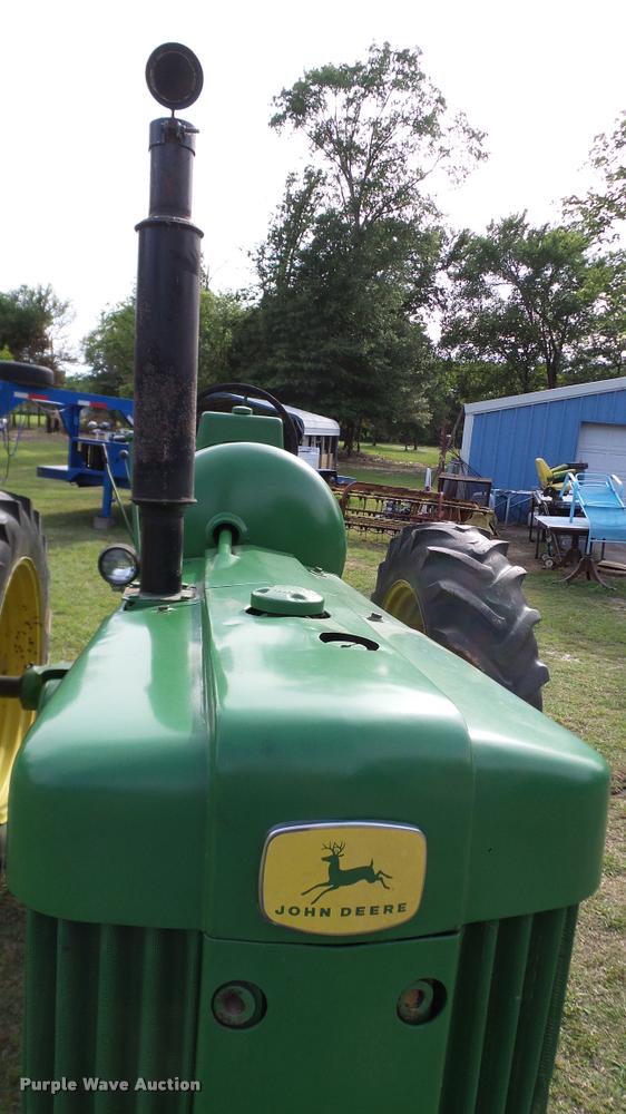 image for item DA6751 John Deere 520 tractor