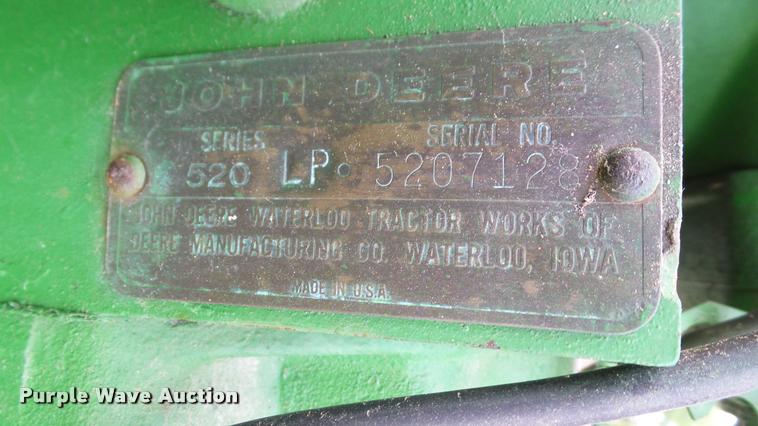image for item DA6751 John Deere 520 tractor