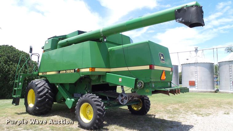 image for item DA6767 1995 John Deere 9600 combine