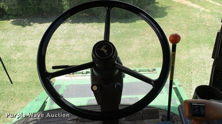 image for item DA6767 1995 John Deere 9600 combine