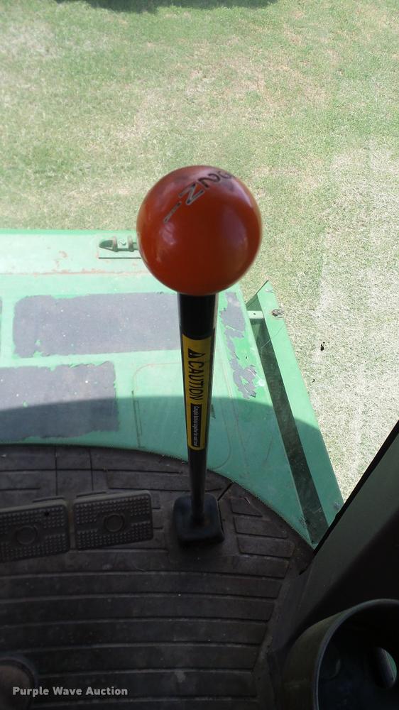 image for item DA6767 1995 John Deere 9600 combine