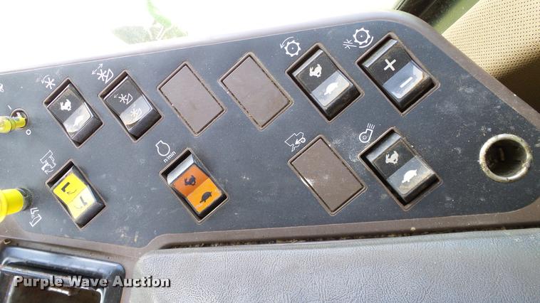 image for item DA6767 1995 John Deere 9600 combine