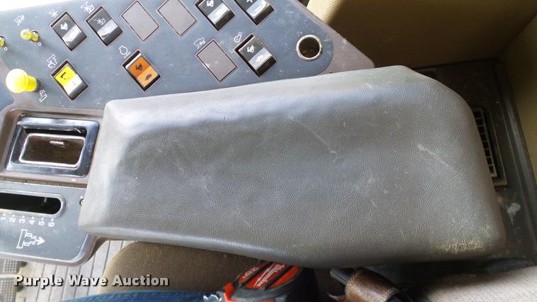 image for item DA6767 1995 John Deere 9600 combine