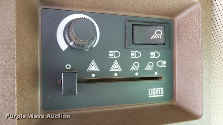 image for item DA6767 1995 John Deere 9600 combine