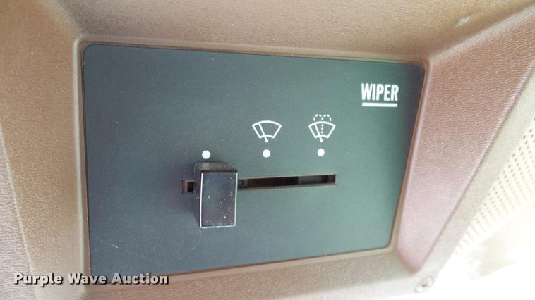 image for item DA6767 1995 John Deere 9600 combine