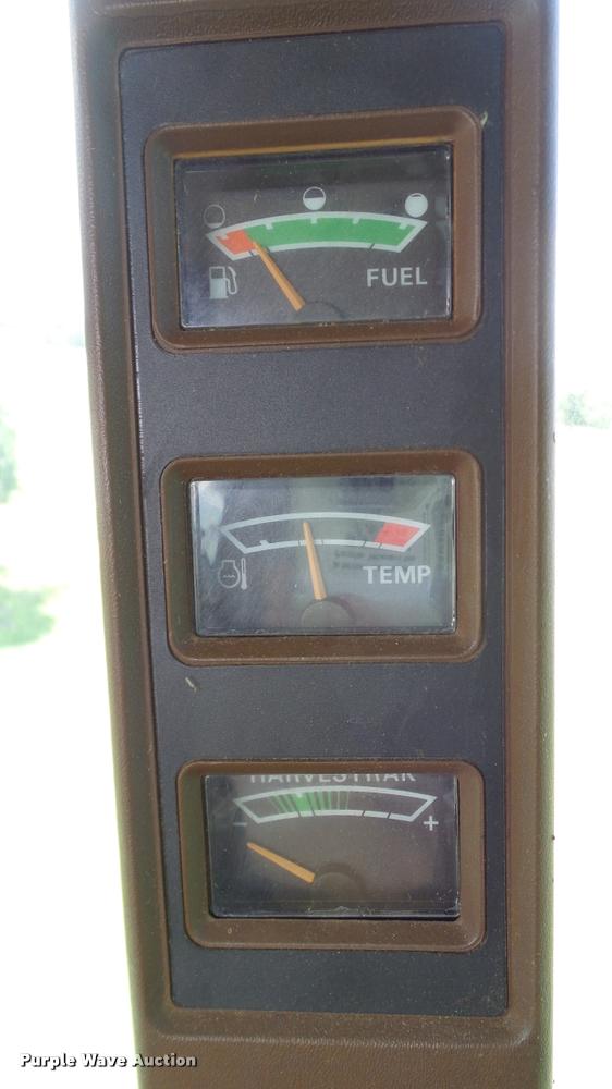 image for item DA6767 1995 John Deere 9600 combine