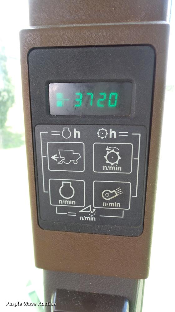 image for item DA6767 1995 John Deere 9600 combine