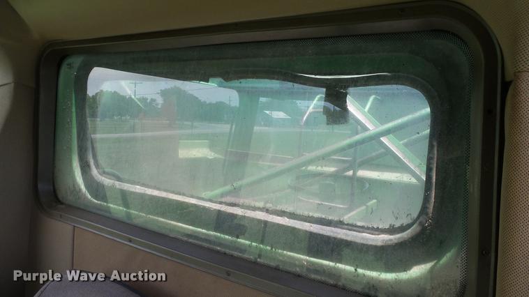 image for item DA6767 1995 John Deere 9600 combine