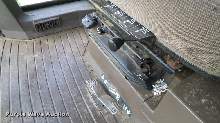 image for item DA6767 1995 John Deere 9600 combine