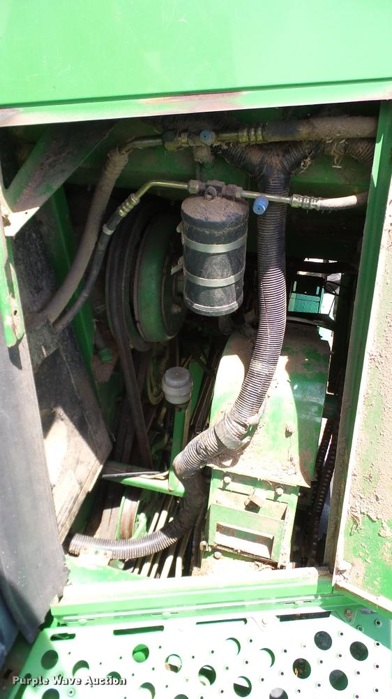 image for item DA6767 1995 John Deere 9600 combine