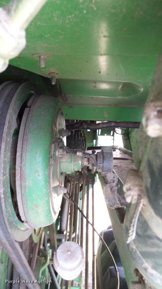 image for item DA6767 1995 John Deere 9600 combine