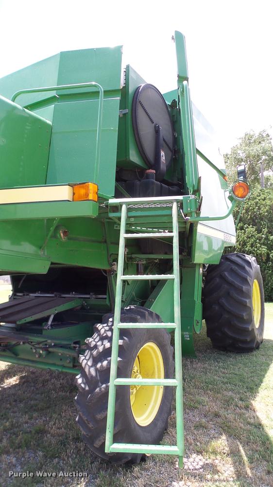image for item DA6767 1995 John Deere 9600 combine