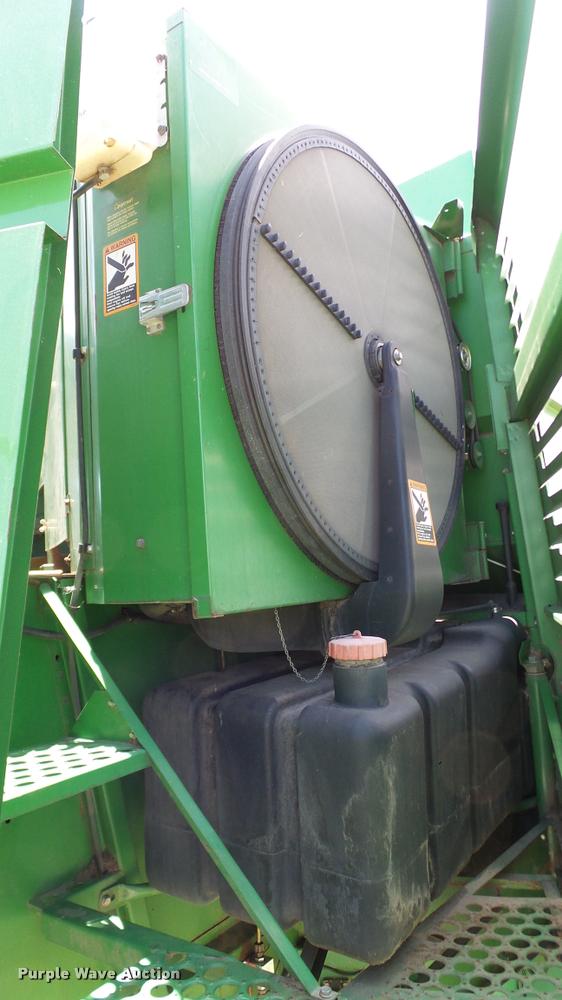 image for item DA6767 1995 John Deere 9600 combine