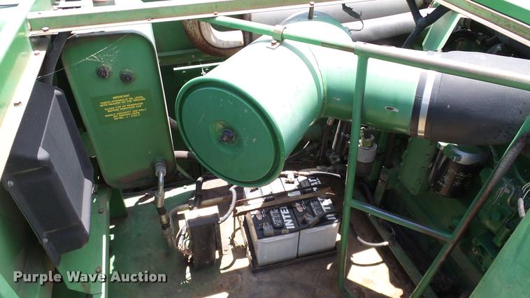 image for item DA6767 1995 John Deere 9600 combine