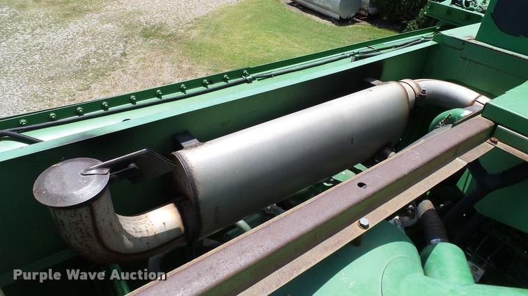 image for item DA6767 1995 John Deere 9600 combine