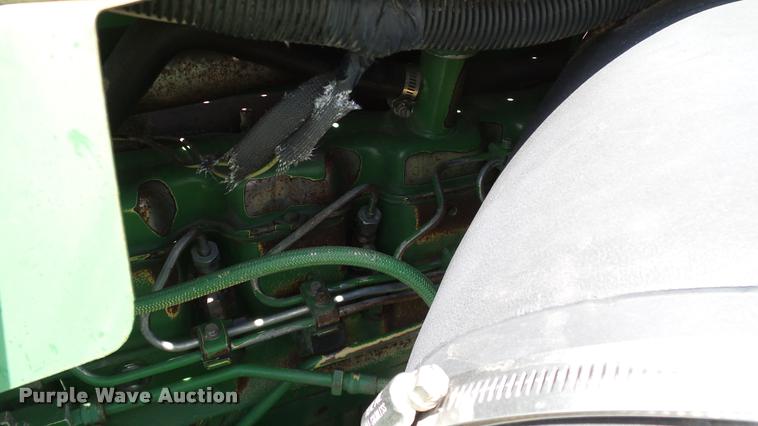 image for item DA6767 1995 John Deere 9600 combine