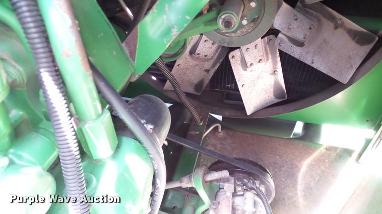 image for item DA6767 1995 John Deere 9600 combine