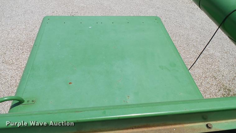 image for item DA6767 1995 John Deere 9600 combine