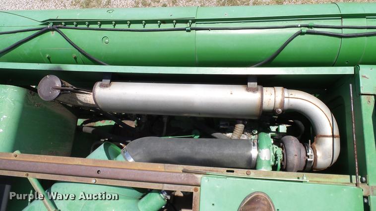 image for item DA6767 1995 John Deere 9600 combine