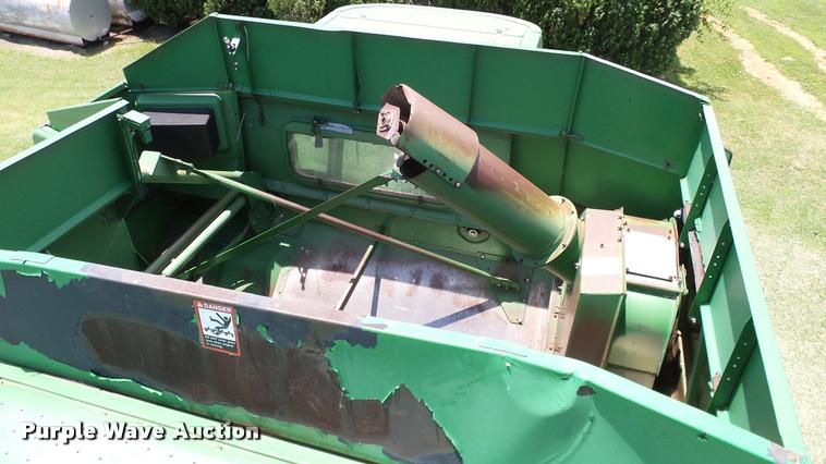 image for item DA6767 1995 John Deere 9600 combine