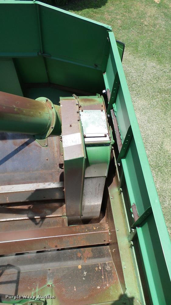 image for item DA6767 1995 John Deere 9600 combine