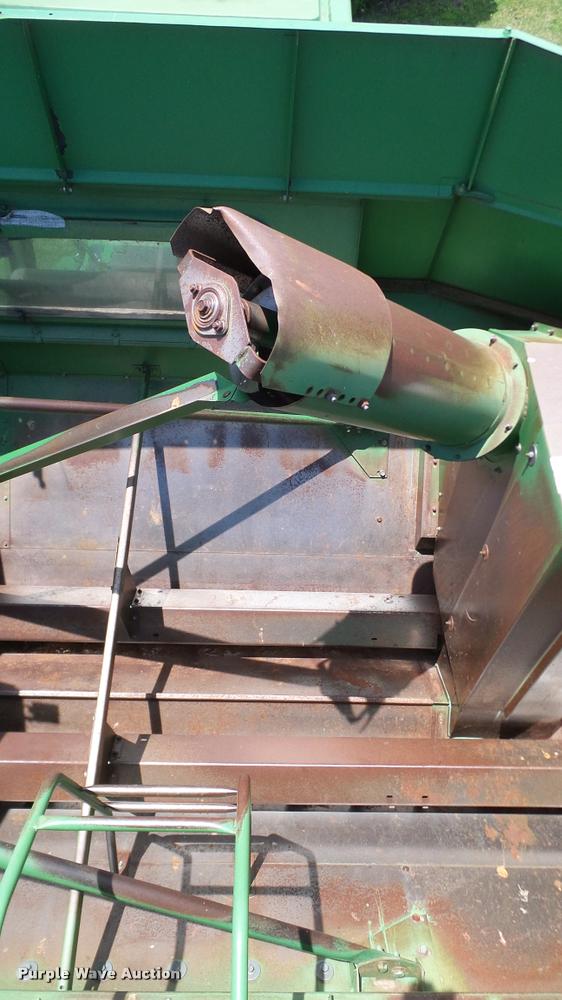 image for item DA6767 1995 John Deere 9600 combine