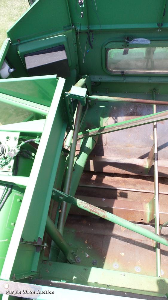 image for item DA6767 1995 John Deere 9600 combine