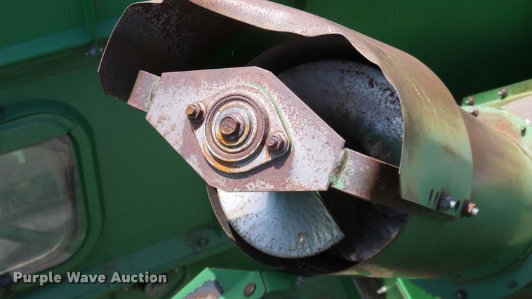 image for item DA6767 1995 John Deere 9600 combine