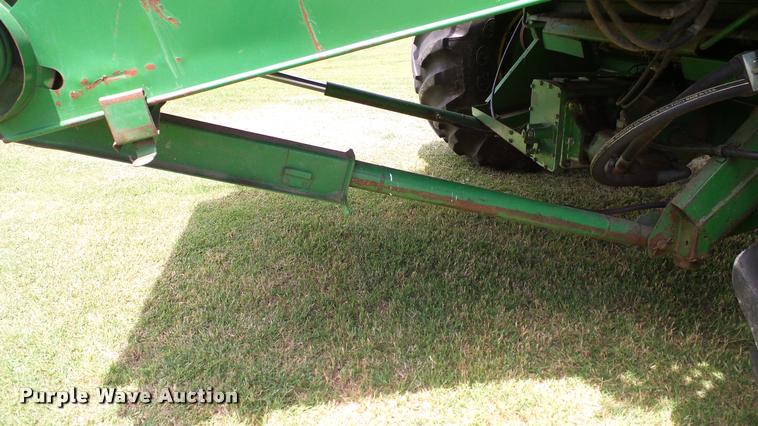 image for item DA6767 1995 John Deere 9600 combine